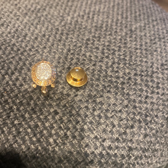 Jewelry - Turtle gold filled  see mark